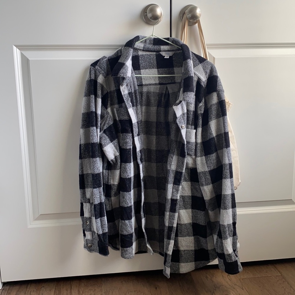 black and white flannel shacket! ONLY WORN TWICE